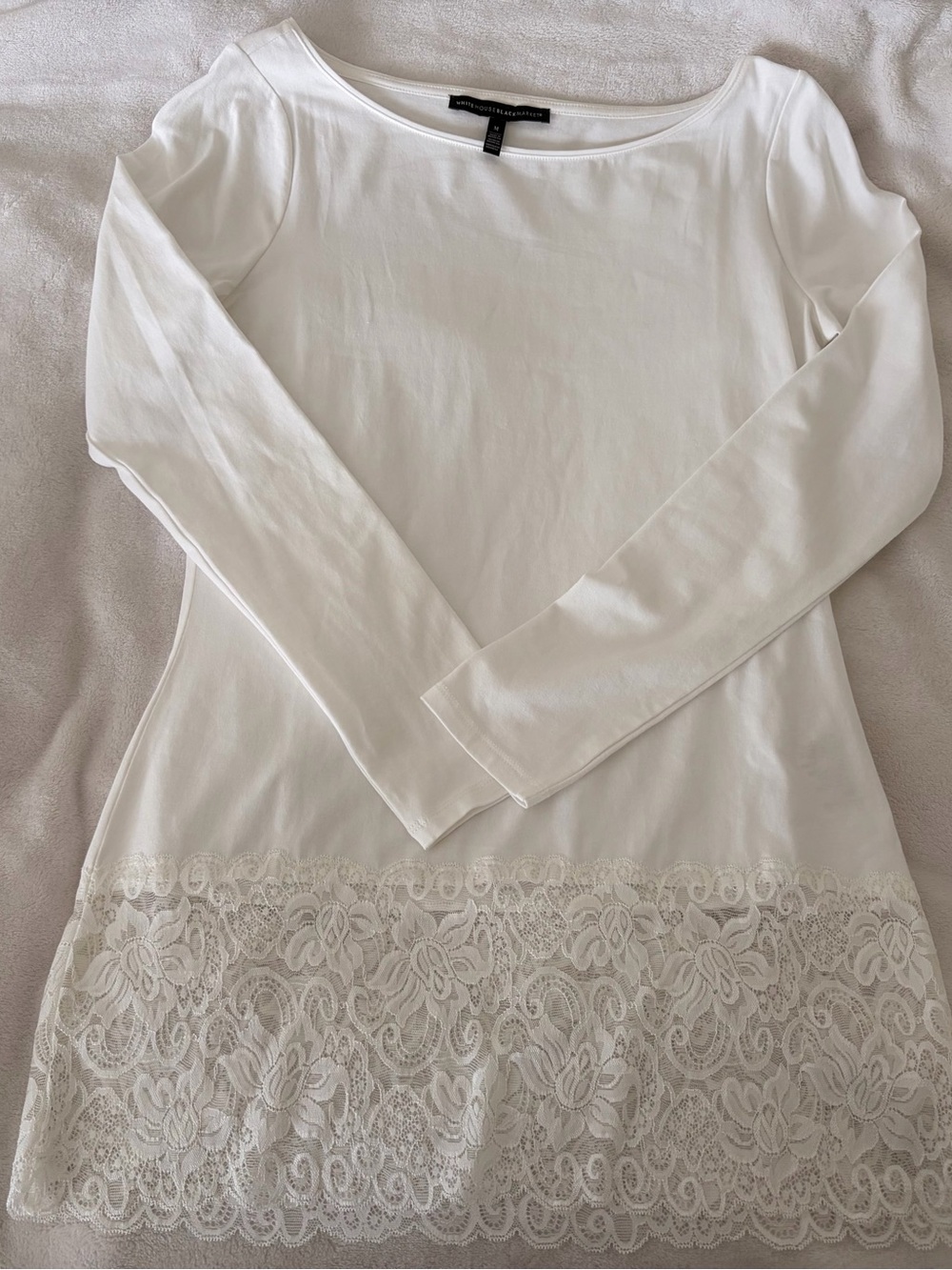NWOT White House Black Market White Long-Sleeve Lace-Hem tee
